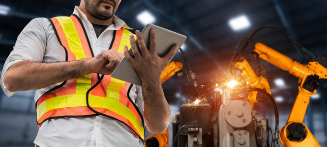 小型網(wǎng)絡(luò)工程師的微觀世界 宏照片、塑料纖維與自動(dòng)化工程的融合